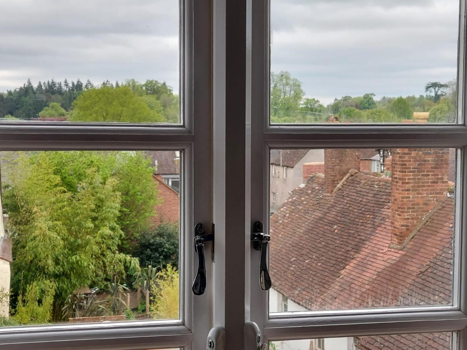 Ludlow Town Centre Apartments Buitenkant foto